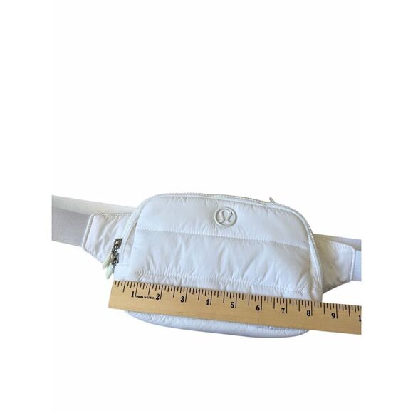 Lululemon Belt Bag Unisex Everywhere 2L Wunder Puff ShoulderPack White - Picture 9 of 12